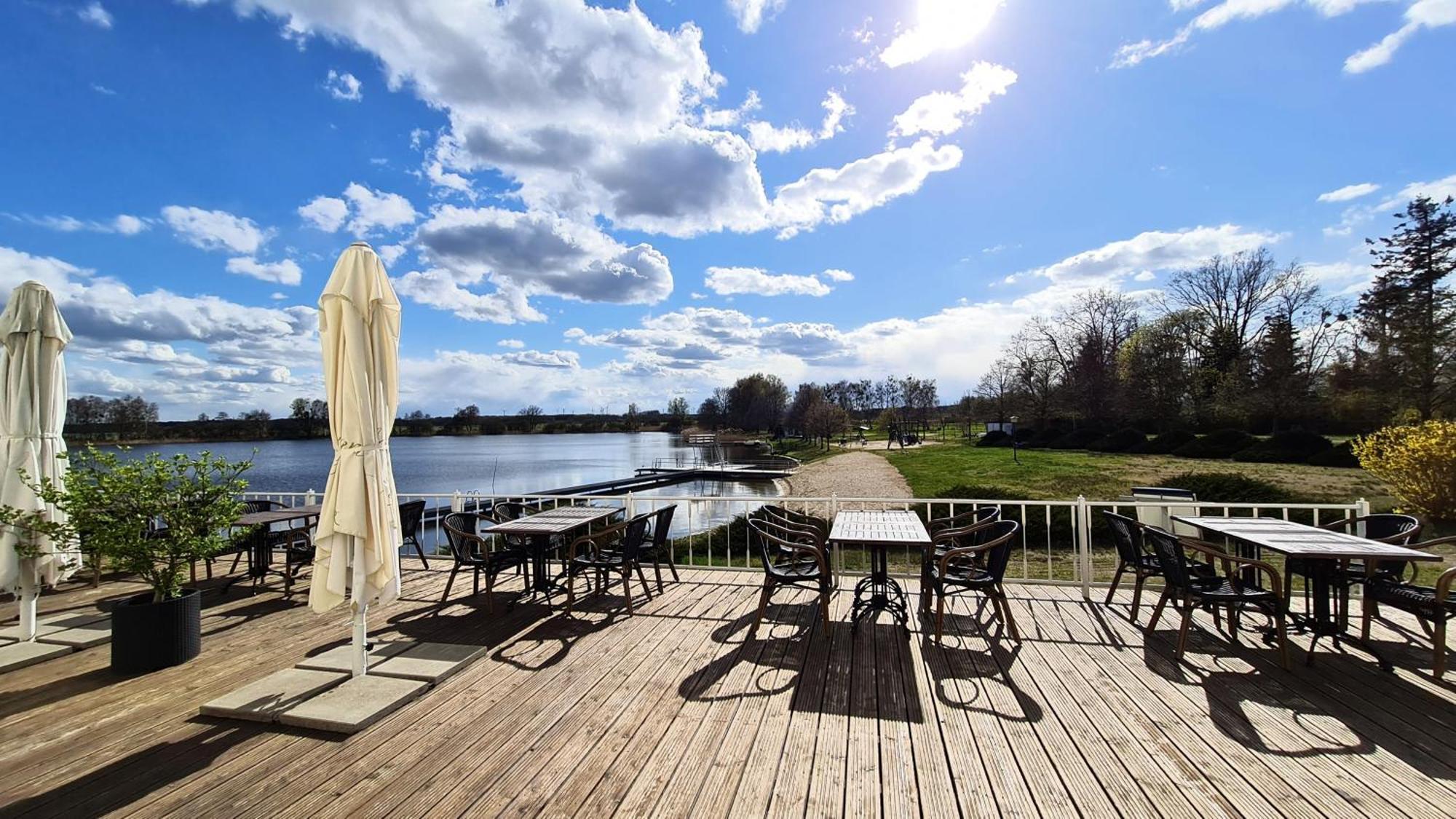 Hotel & Restaurant Haus Am See Locknitz Exterior photo