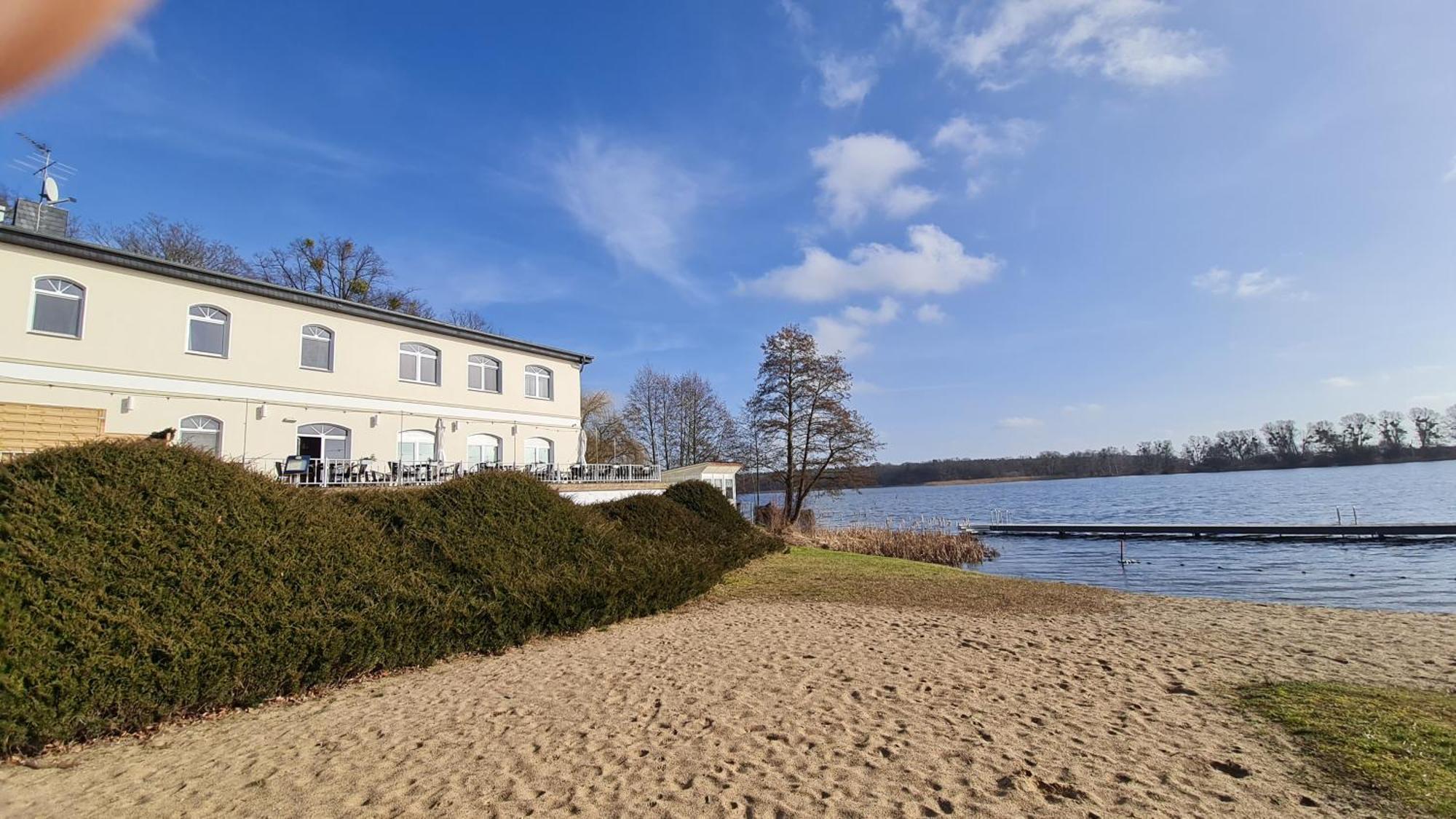 Hotel & Restaurant Haus Am See Locknitz Exterior photo