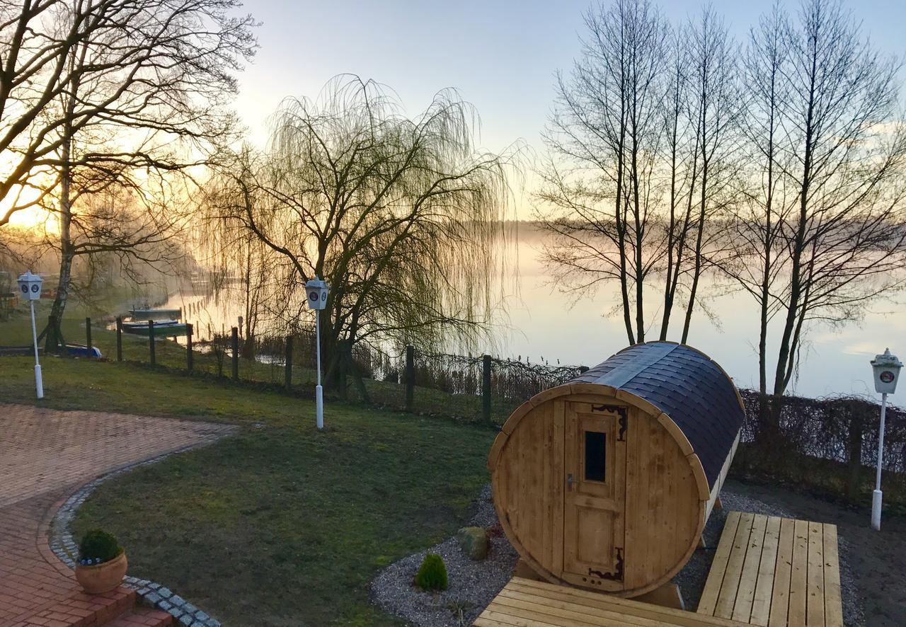 Hotel & Restaurant Haus Am See Locknitz Exterior photo